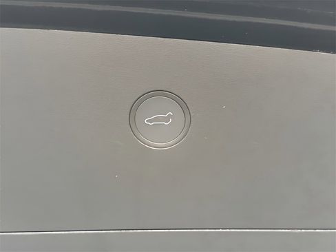 Used 2017 Tesla Model X 75D image 37