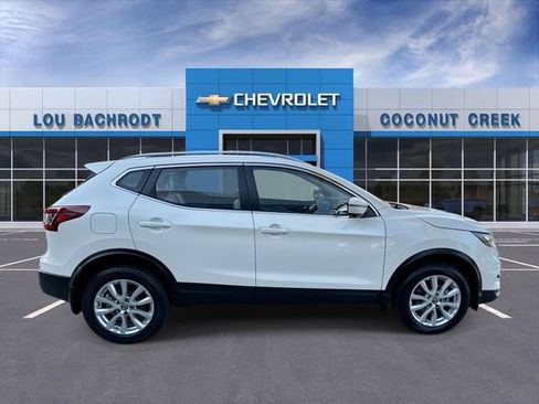Used 2022 Nissan Rogue Sport SV w/ Technology Package AWD/4WD image 9