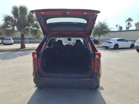 Used 2023 Toyota RAV4 LE FWD image 20