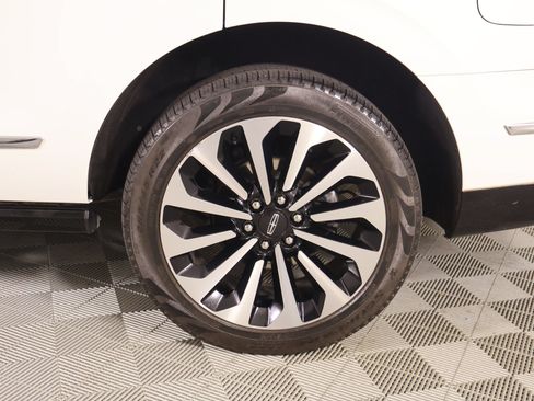 Used 2022 Lincoln Navigator Reserve AWD/4WD image 20