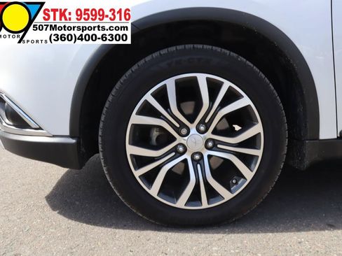 Used 2016 Mitsubishi Outlander SEL AWD/4WD image 26