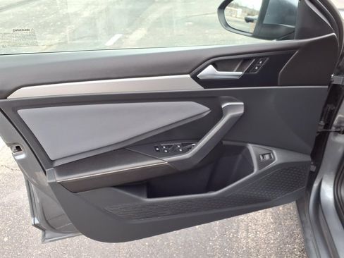 Used 2025 Volkswagen Jetta SE image 22