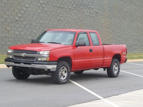 Used 2004 Chevrolet Silverado 1500 W/T image 3