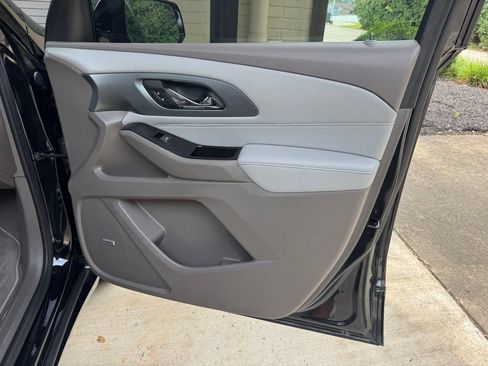 Used 2020 Chevrolet Traverse Premier FWD image 39