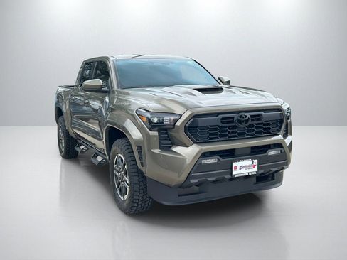 Used 2025 Toyota Tacoma TRD Sport RWD image 3