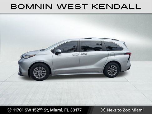 Used 2021 Toyota Sienna XLE image 4
