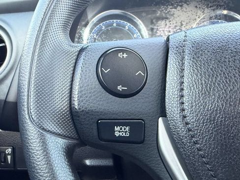 Used 2019 Toyota Corolla LE FWD image 28