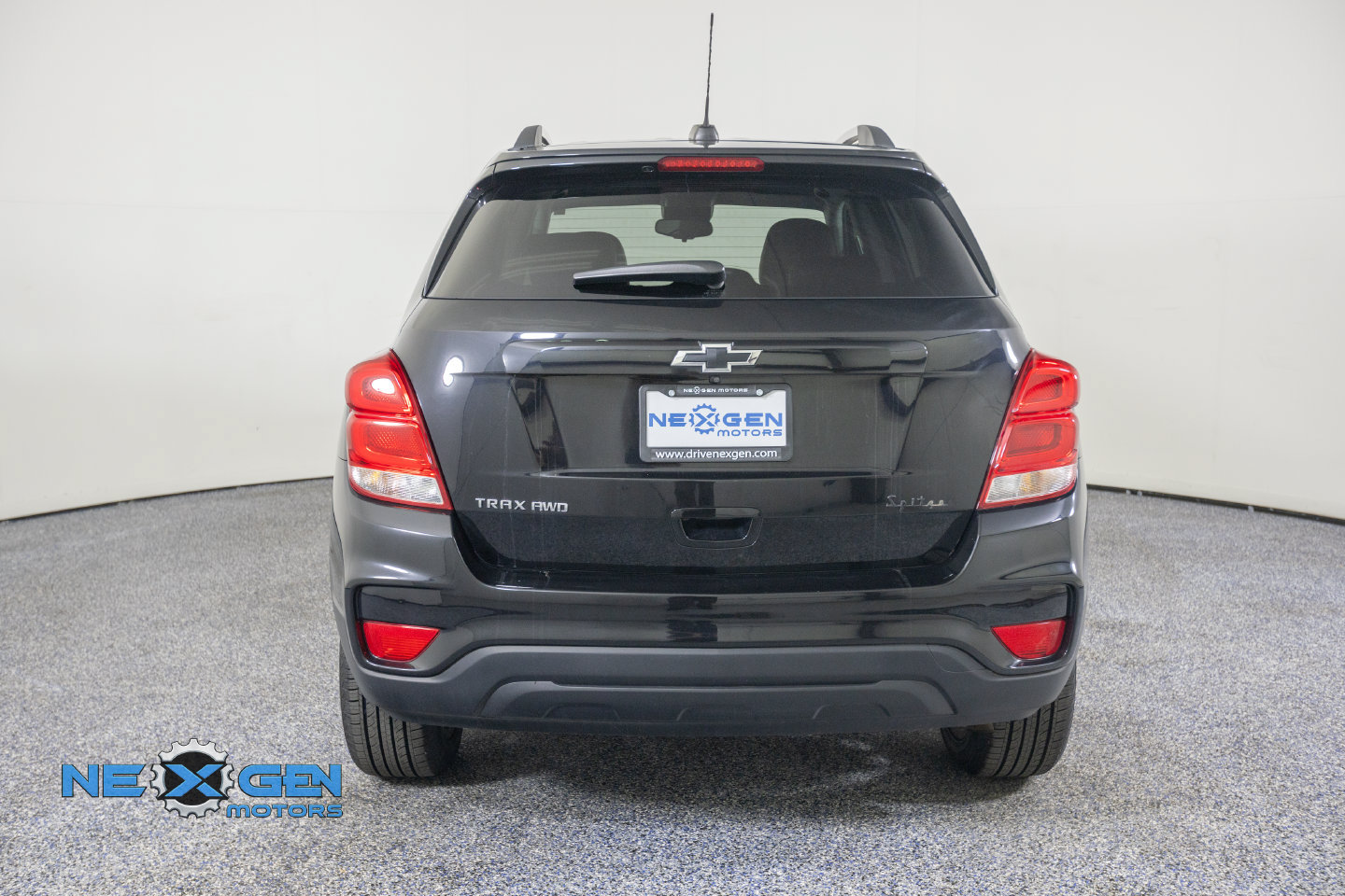 Used 2022 Chevrolet Trax LT w/ Midnight Edition AWD/4WD image 7