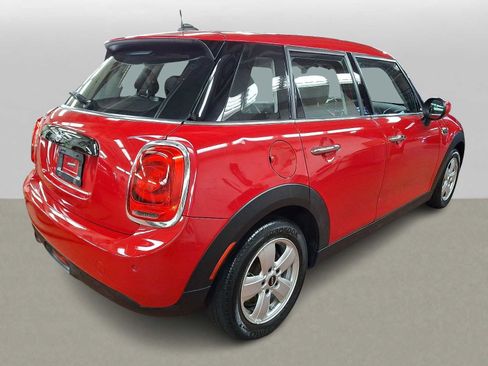 Used 2021 MINI Cooper 4-Door Hardtop w/ Storage Package FWD image 4