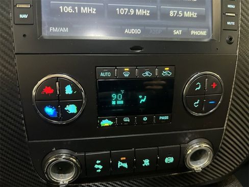 Used 2011 Chevrolet Silverado 2500 LTZ w/ LTZ Plus Package image 14