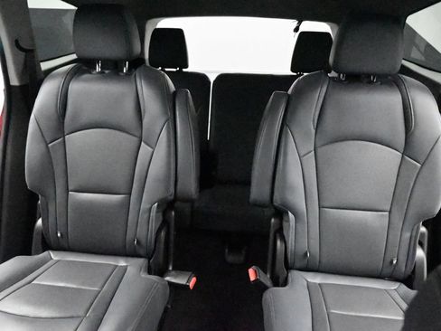 Used 2020 Buick Enclave Essence FWD image 17