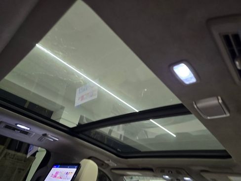 Used 2023 Cadillac Escalade Sport Platinum AWD/4WD image 45