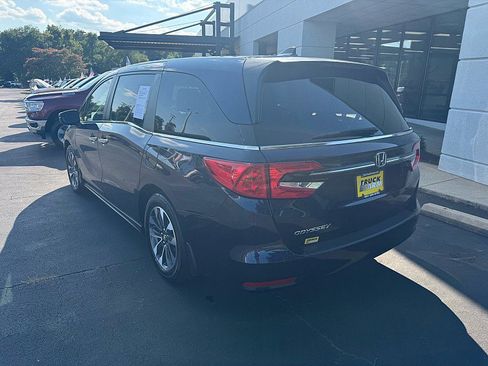 Used 2024 Honda Odyssey EX-L image 3