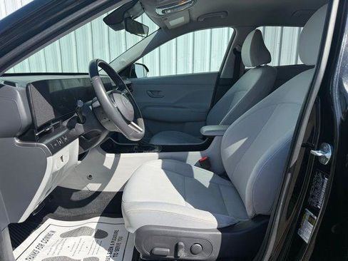Used 2025 Hyundai Kona SEL image 6