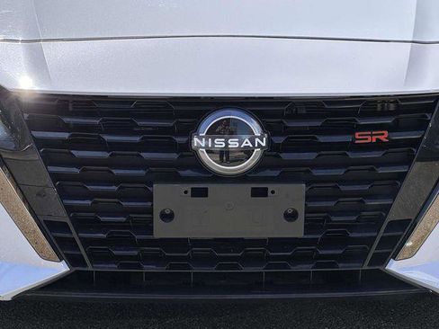 Used 2023 Nissan Altima 2.5 SR w/ SR Premium Package FWD image 9