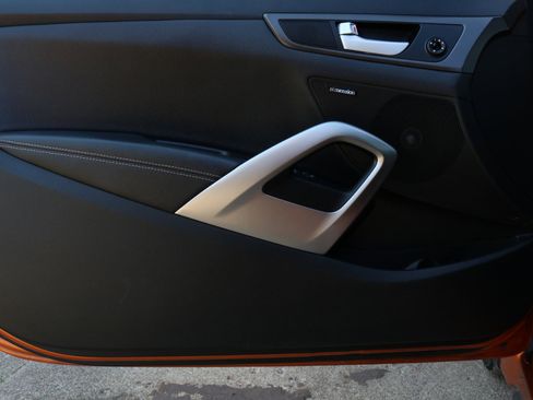 Used 2016 Hyundai Veloster Turbo image 17