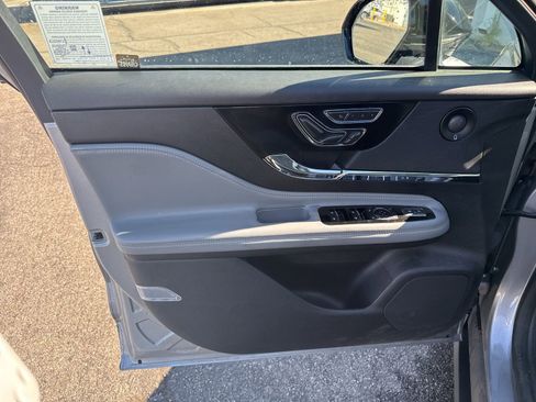 Used 2022 Lincoln Corsair Reserve w/ Equipment Group 201A image 11