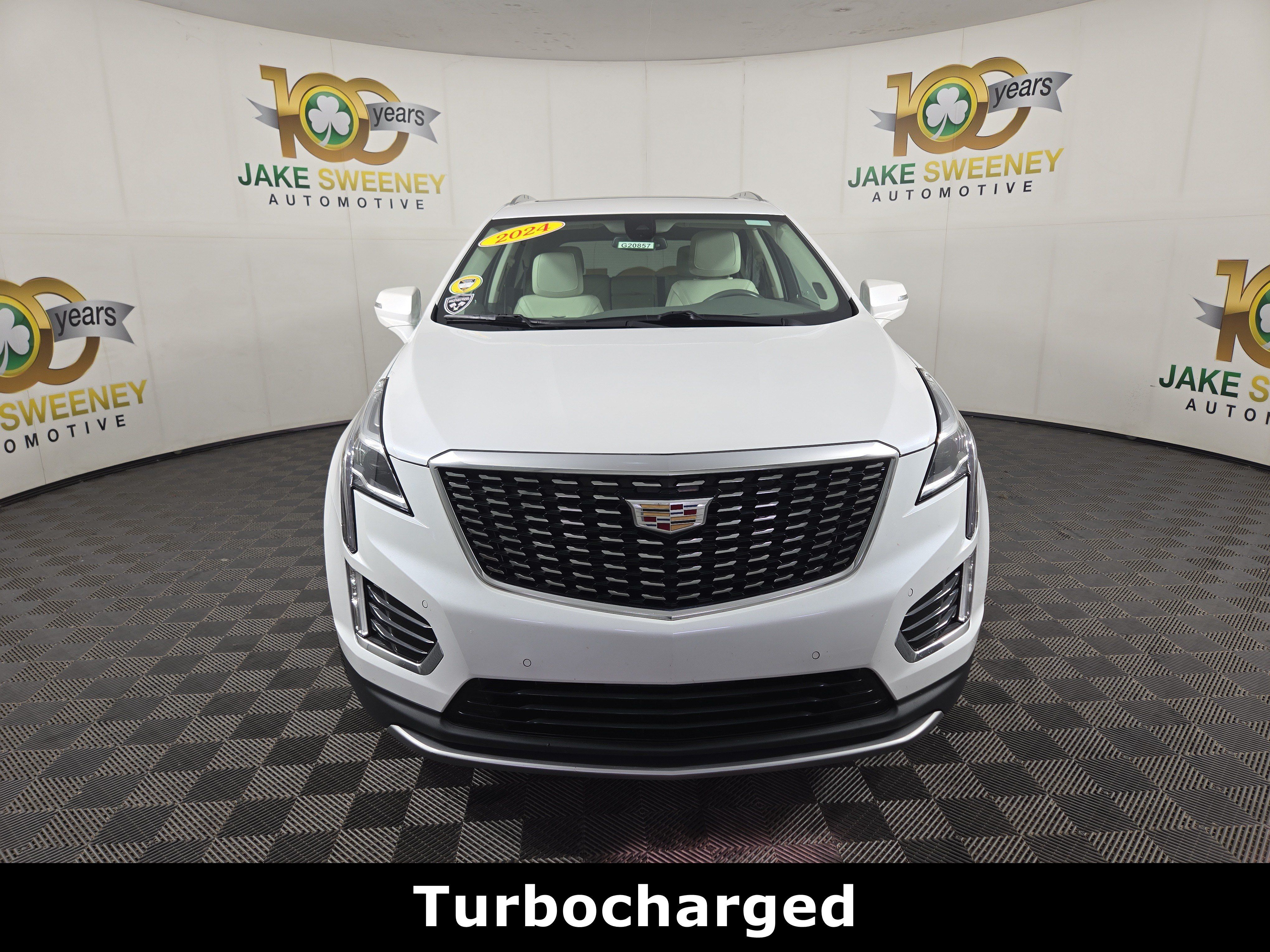 Used 2024 Cadillac XT5 Premium Luxury AWD/4WD image 2
