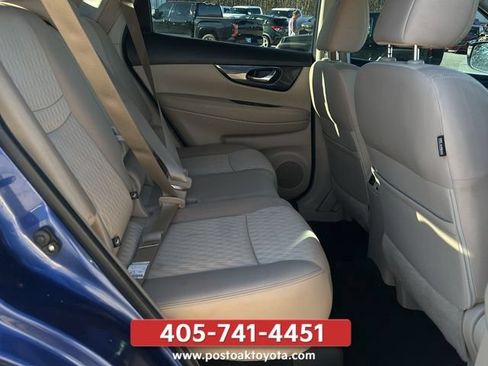 Used 2018 Nissan Rogue SV FWD image 11