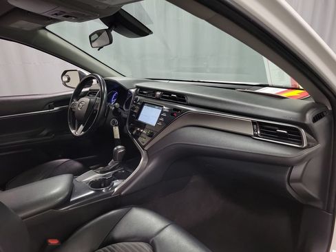 Used 2019 Toyota Camry SE FWD image 24