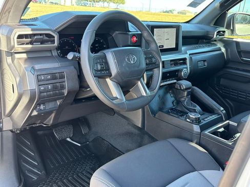 Used 2024 Toyota Tacoma TRD Off-Road image 11
