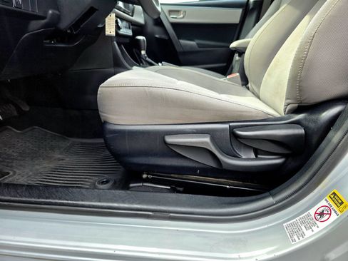Used 2014 Toyota Corolla LE FWD image 40