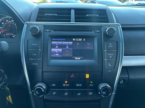 Used 2016 Toyota Camry SE FWD image 12
