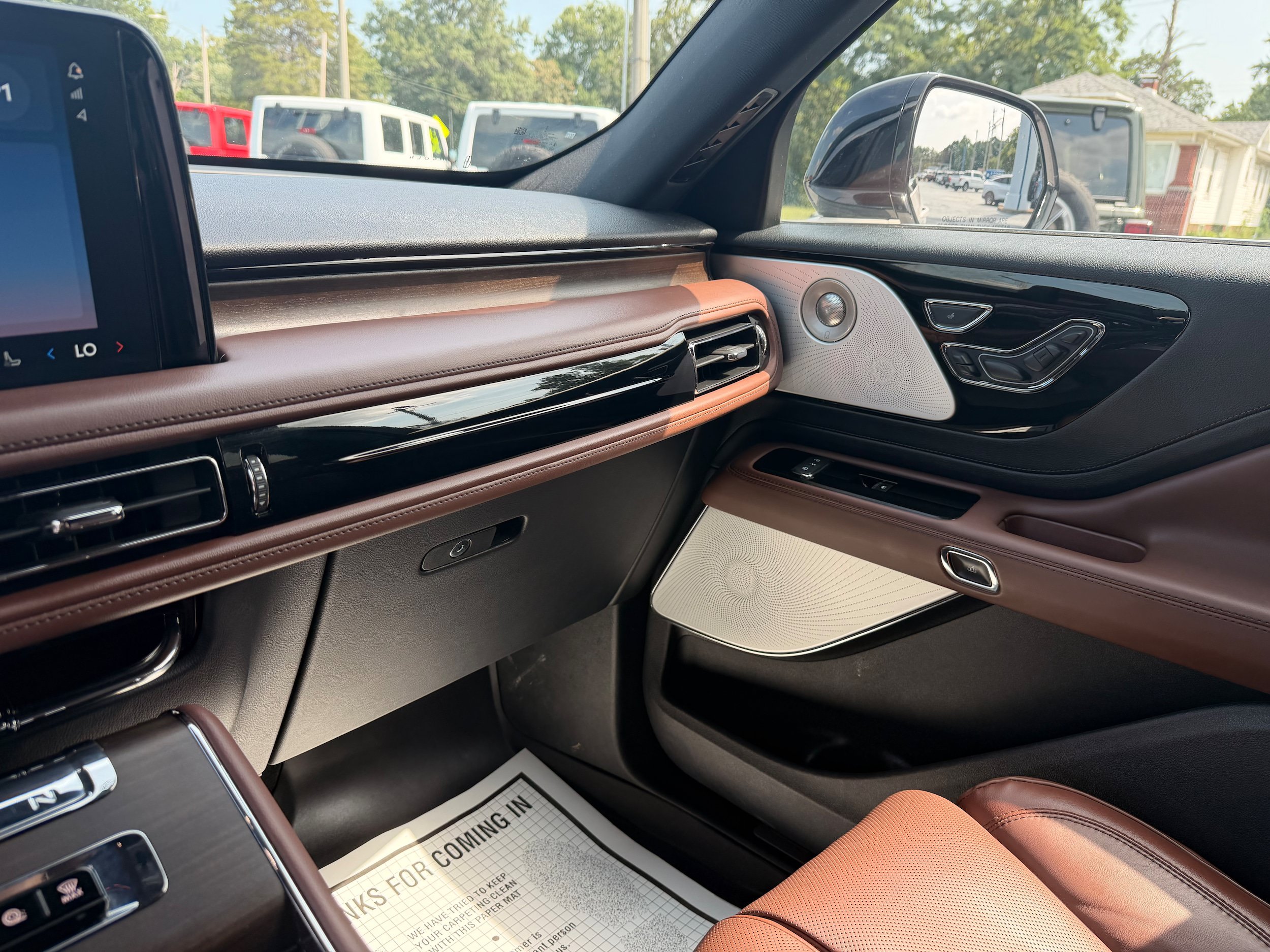 Used 2025 Lincoln Aviator Reserve w/ Equipment Group 201A AWD/4WD image 18