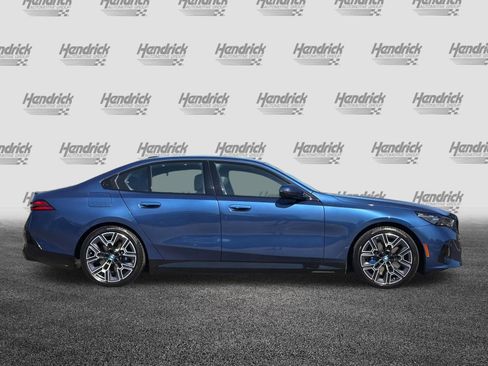 Used 2025 BMW i5 xDrive40 w/ Executive Package image 3