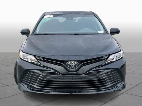 Used 2019 Toyota Camry LE image 3