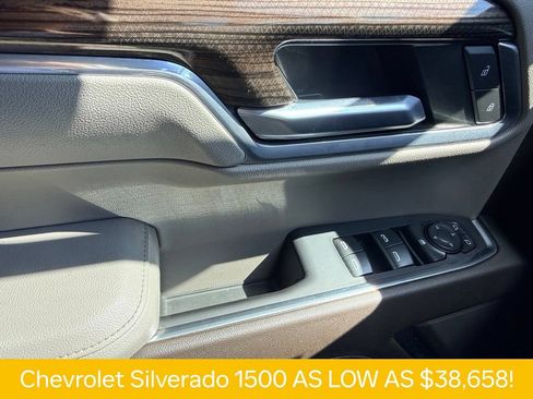 Used 2022 Chevrolet Silverado 1500 LT w/ Z71 Off-Road Package AWD/4WD image 26