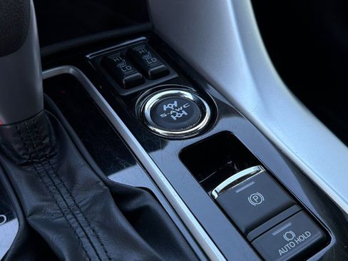 Used 2024 Mitsubishi Eclipse Cross SE image 31