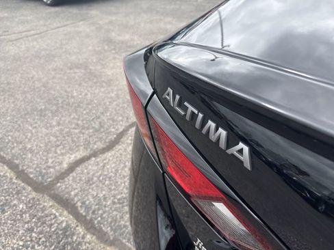 Used 2025 Nissan Altima 2.5 SR image 39