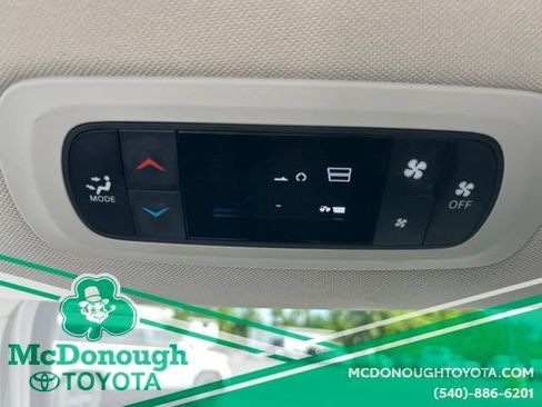 Used 2023 Chrysler Voyager LX FWD image 12