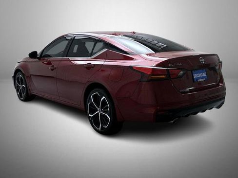 Certified 2024 Nissan Altima 2.5 SR w/ SR Premium Package AWD/4WD image 7
