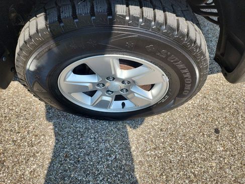 Used 2012 Jeep Liberty Sport w/ Popular Equipment Group AWD/4WD image 19
