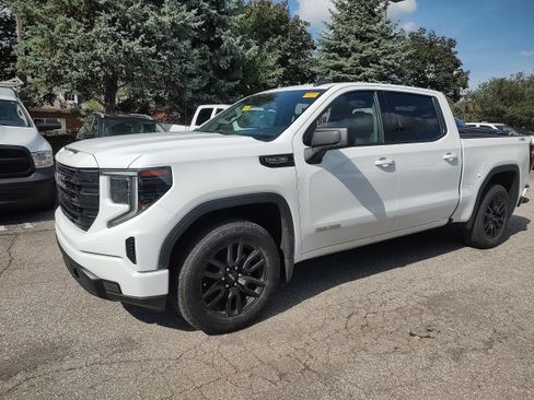 Used 2023 GMC Sierra 1500 Elevation AWD/4WD image 1