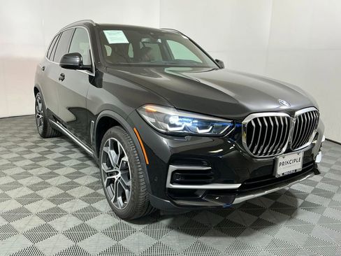Certified 2023 BMW X5 xDrive40i w/ Luxury Seating Package AWD/4WD image 4