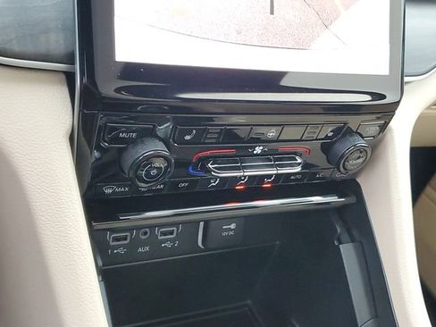 New 2025 Jeep Grand Cherokee L Limited image 14