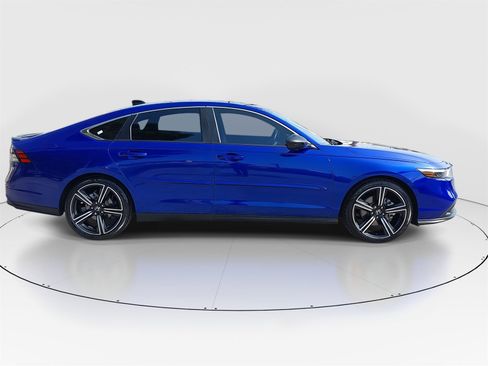 Used 2024 Honda Accord Sport image 4
