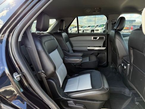 Certified 2023 Ford Explorer XLT w/ Equipment Group 202A AWD/4WD image 19