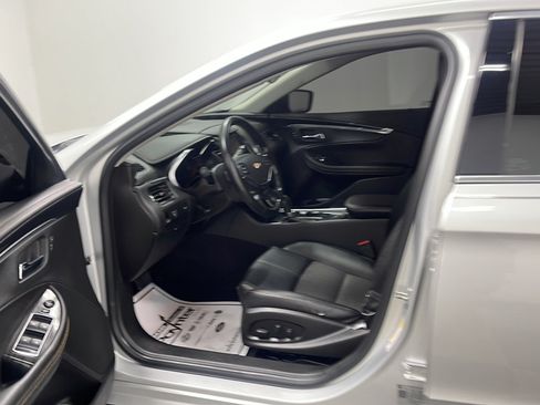 Used 2018 Chevrolet Impala LT FWD image 2