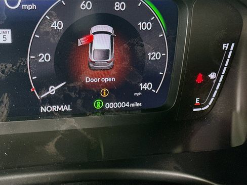Used 2025 Honda Civic Sport Touring image 9