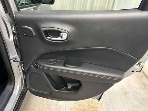 Used 2019 Jeep Compass Latitude w/ Cold Weather Group image 29