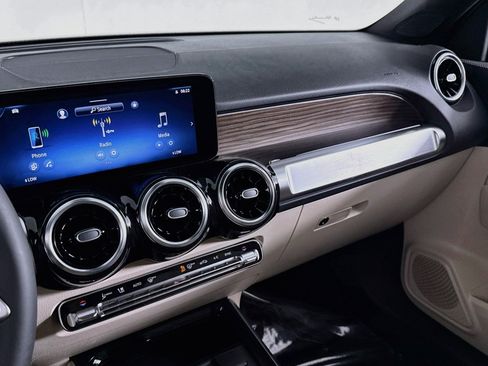 New 2026 Mercedes-Benz GLB 250 image 19