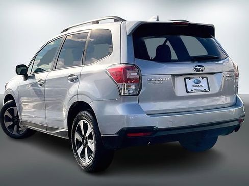 Used 2017 Subaru Forester 2.5i Premium image 12