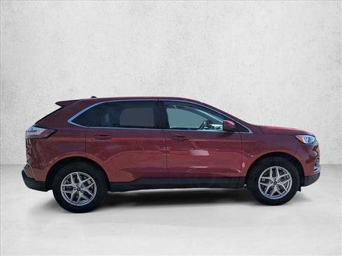 Used 2024 Ford Edge SEL image 4