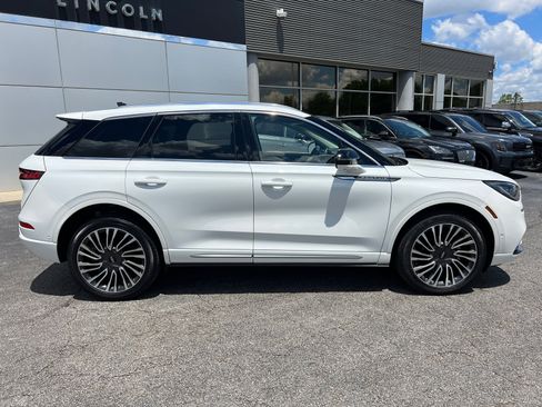 Certified 2022 Lincoln Corsair Reserve w/ Equipment Group 201A AWD/4WD image 9