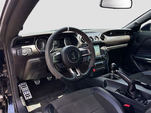Used 2018 Ford Mustang Shelby GT350 w/ Convenience Package RWD image 9