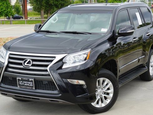 Used 2015 Lexus GX 460 w/ Premium Package image 2